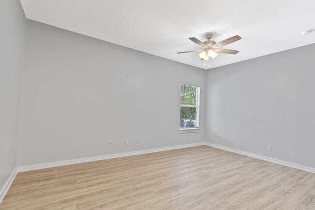2106 Cullen Ave #206, Austin, Texas 78757 photo 4