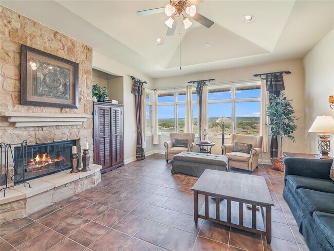 1908 Kahala Sunset Dr Spicewood, TX 78669 photo 3