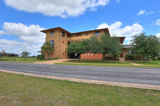 1908 Kahala Sunset Dr Spicewood, TX 78669 photo 4