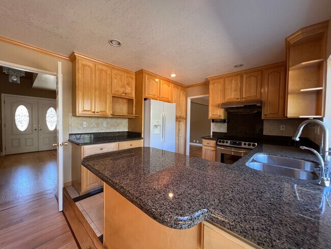 Immaculately Remodeled 5 Bedroom 2.5 Bath Almaden Gem photo 3