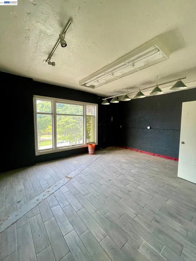 22622 Mission Blvd Hayward, CA 94541 photo 4