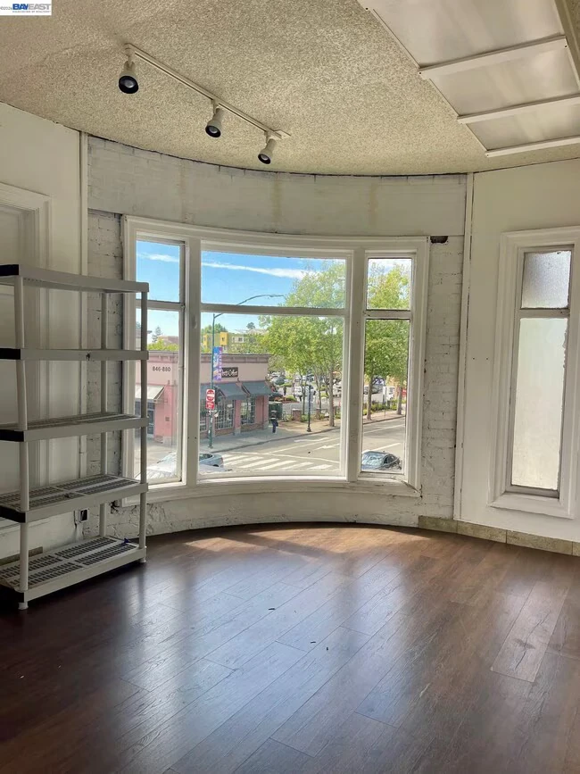 22622 Mission Blvd Hayward, CA 94541 photo 2