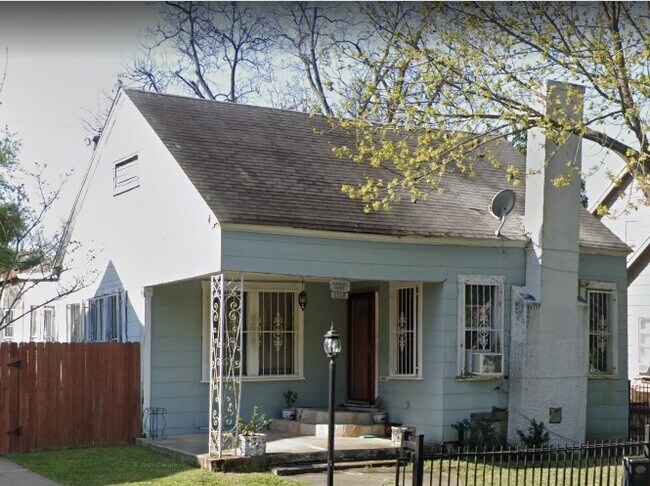 1718 Schley Ave San Antonio, TX 78210 photo 2