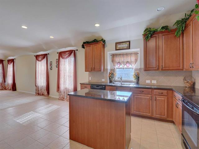 9824 Mcfarring Drive, Fort Worth, TX 76244 photo 4