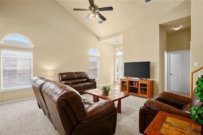 921 Gentry Dr Leander, TX 78641 photo 5