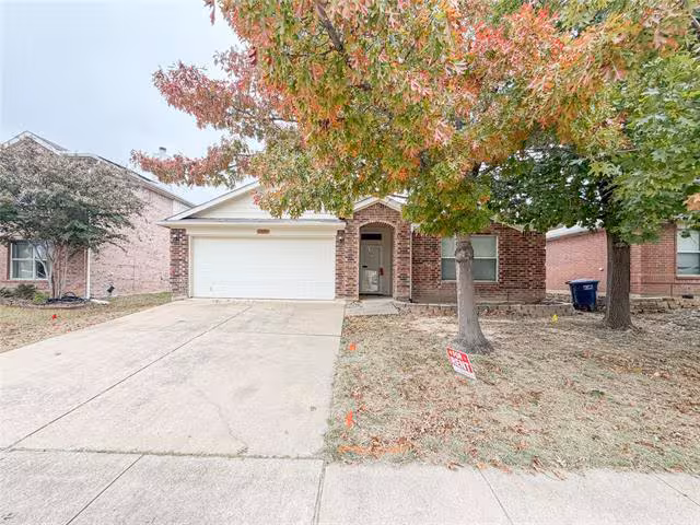 1737 White Feather Lane, Fort Worth, TX 76131 photo 2