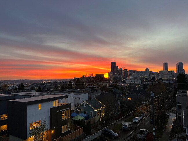 905 17th Ave Seattle, WA 98122 photo 3