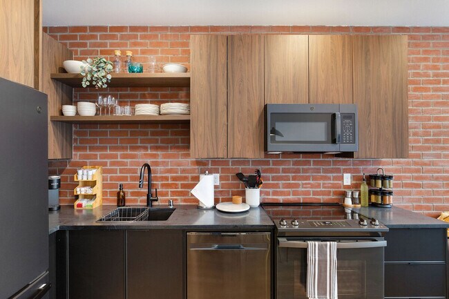 905 17th Ave Seattle, WA 98122 photo 2