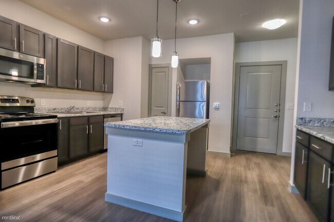 2851 E University Ave Georgetown, TX 78626 photo 2