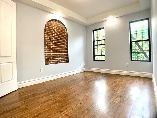 238 Schaefer St Brooklyn, NY 11207 photo 4