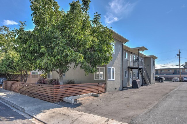 490 California St photo 2