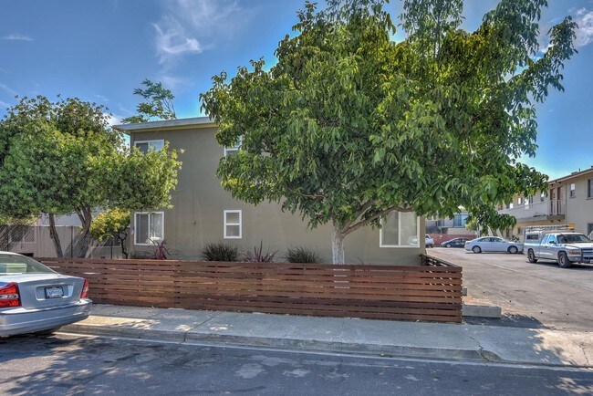 490 California St photo 3