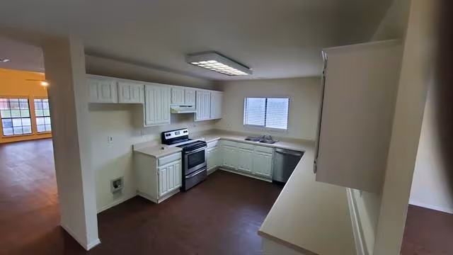 3803 O'b Crowe Drive, Dallas, TX 75227 photo 2