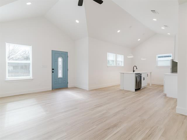 1007 Strickland St Dallas, TX 75216 photo 5