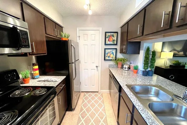 11246 Sir Winston Dr San Antonio, TX 78216 photo 2