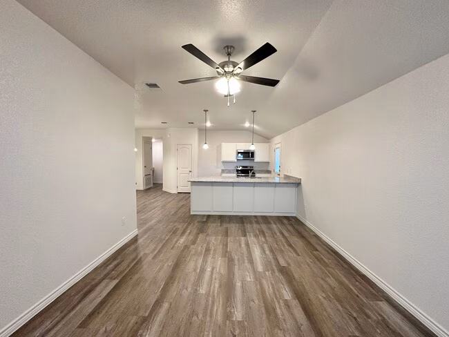 107 A Dolphin Dr Temple, TX 76501 photo 4