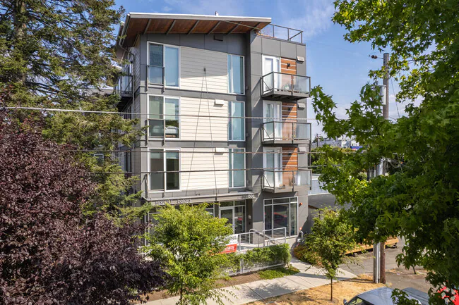 Bespoke Ballard Apartments photo 2