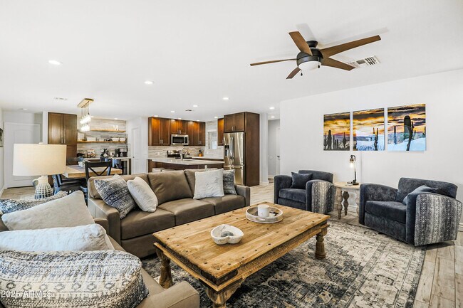 8501 E Jackrabbit Rd Scottsdale, AZ 85250 photo 4