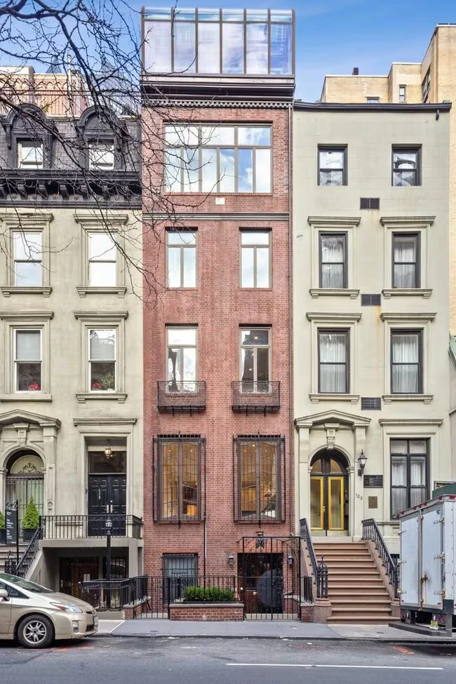 121 E 38th St New York, NY 10016 photo 4