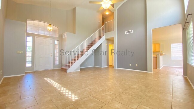 7431 W Louise Dr photo 3