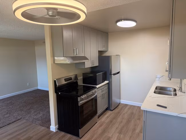 Pomerado Gardens Apartments photo 2