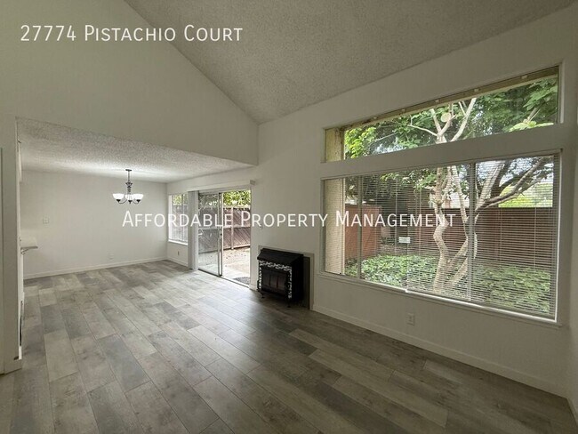 27774 Pistachio Ct Hayward, CA 94544 photo 3