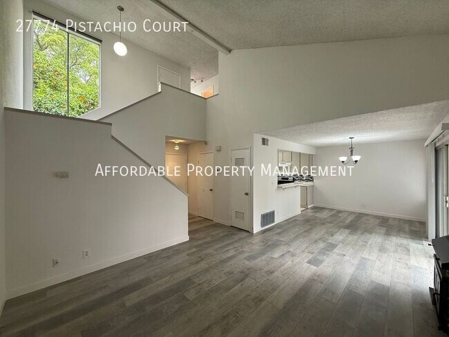 27774 Pistachio Ct Hayward, CA 94544 photo 4