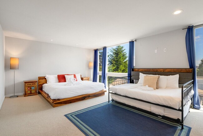 4036 Linden Ave N Seattle, WA 98103 photo 5