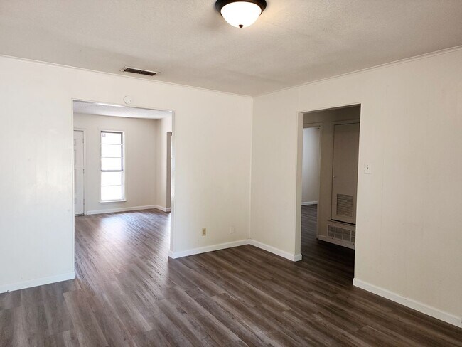 2303 Daisy Dr Killeen, TX 76542 photo 3