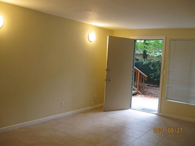 1551 NW 54th St Seattle, WA 98107 photo 5