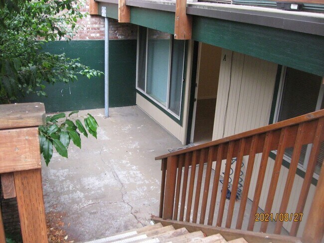 1551 NW 54th St Seattle, WA 98107 photo 2