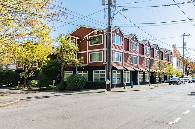 Madrona Court photo 4
