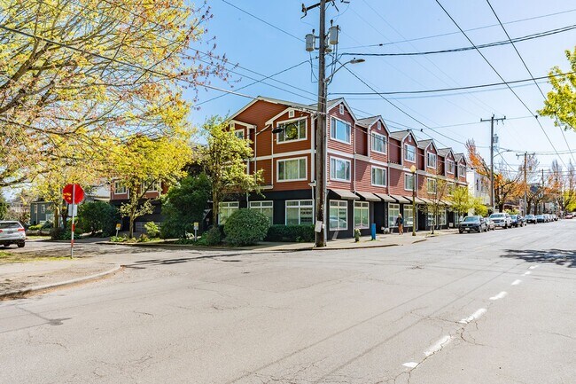 Madrona Court photo 5