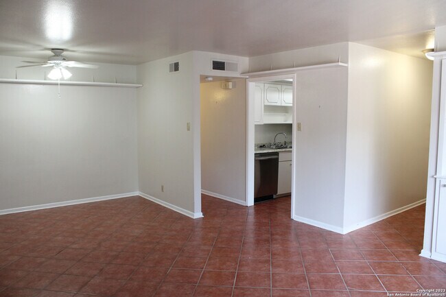 8401 N New Braunfels Ave San Antonio, TX 78209 photo 3