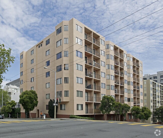 880 Franklin St photo 2