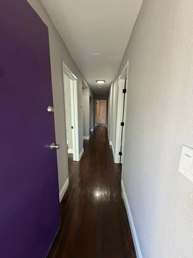 1115 Willow St Oakland, CA 94607 photo 3