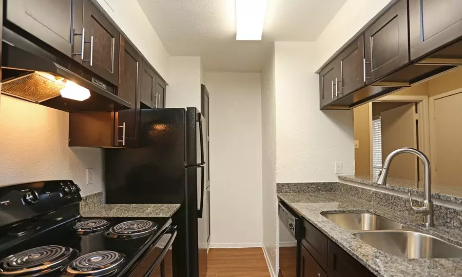 2067 Sidney Drive, Addison, TX 75001 photo 3