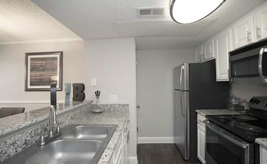 4506 Sojourn Drive, Addison, TX 75001 photo 5