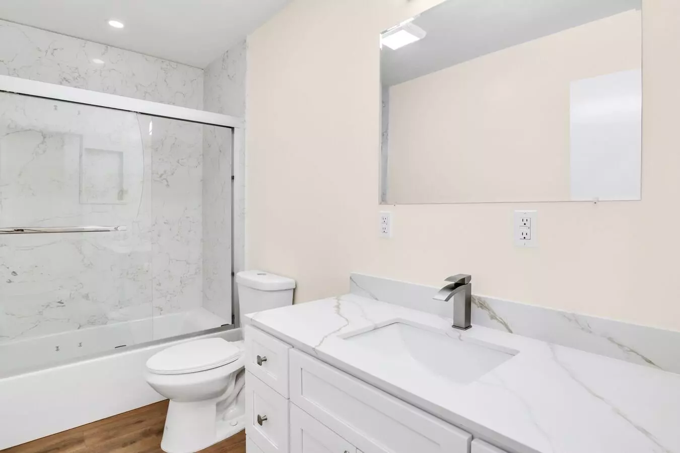 1022 Verdemar Dr photo 3