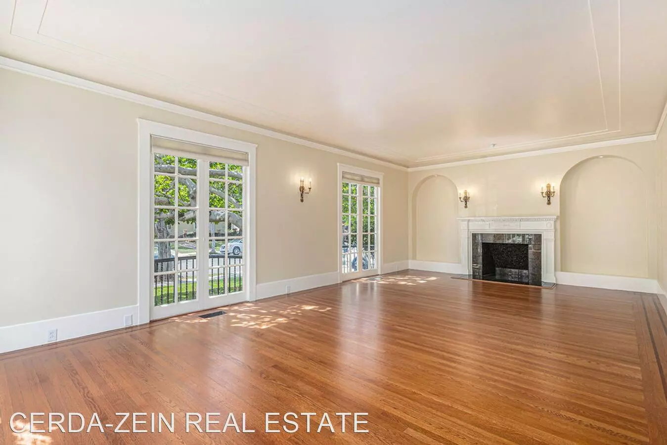 1320 Bay St photo 4
