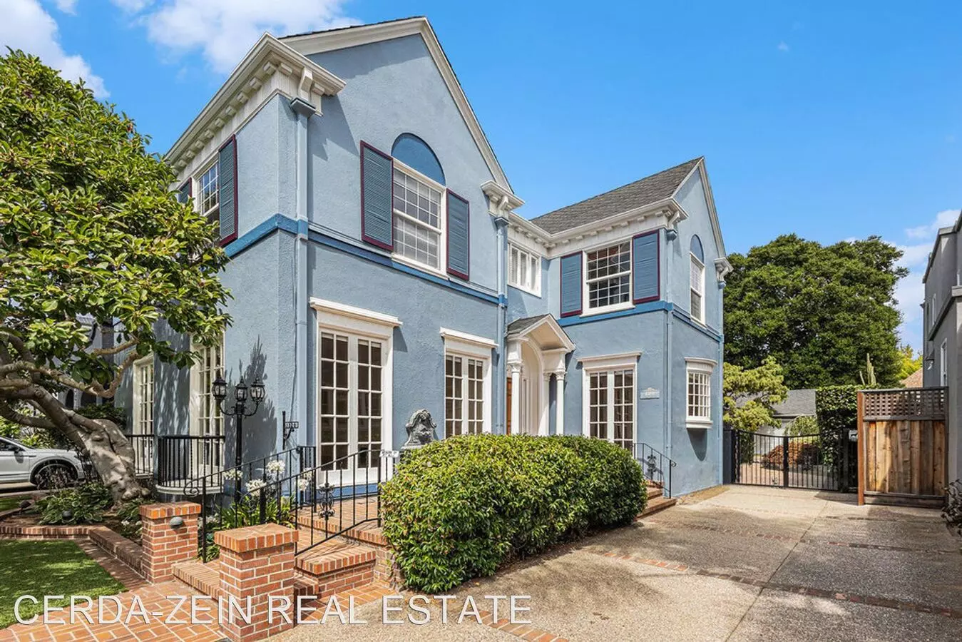 1320 Bay St photo 2