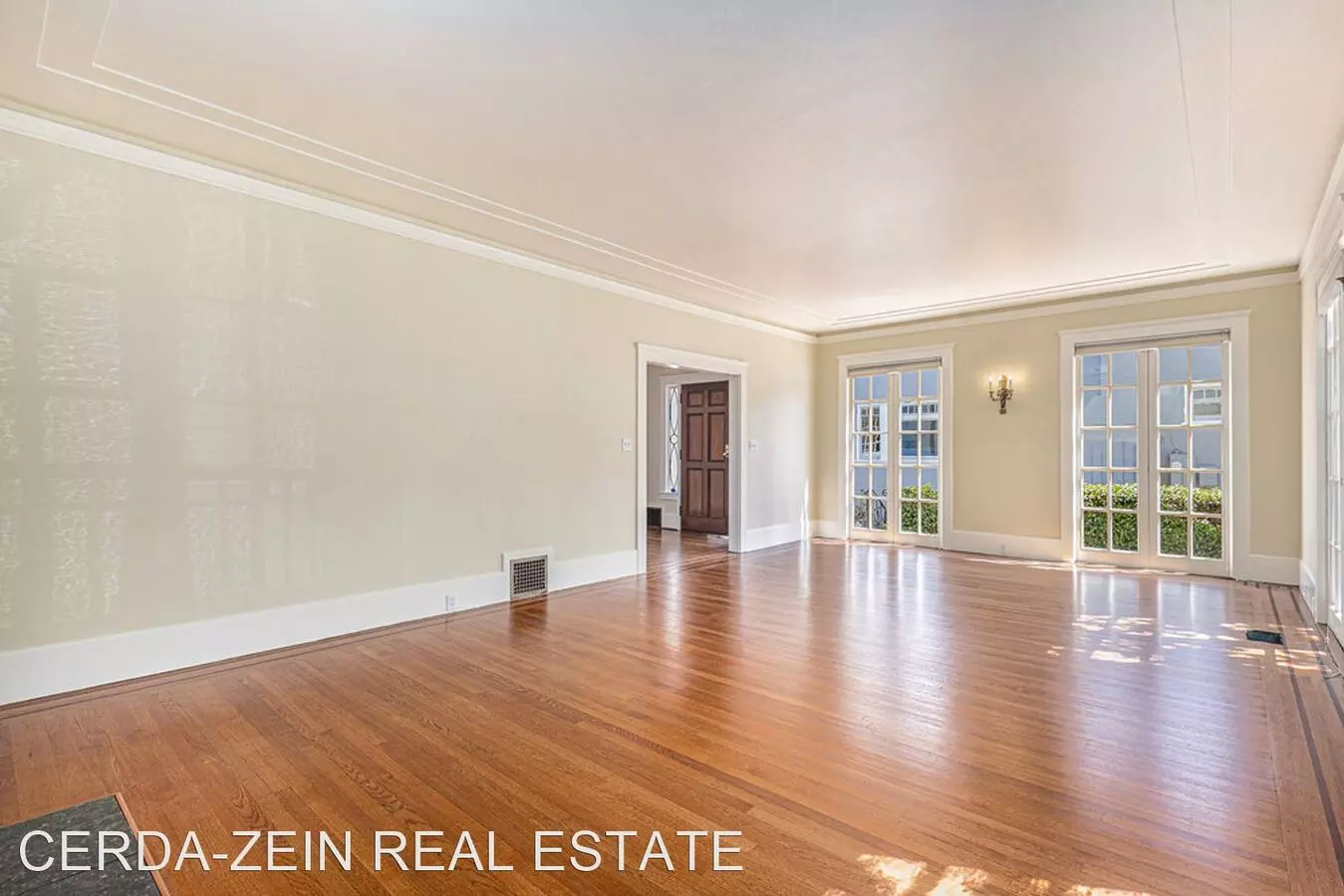 1320 Bay St photo 5