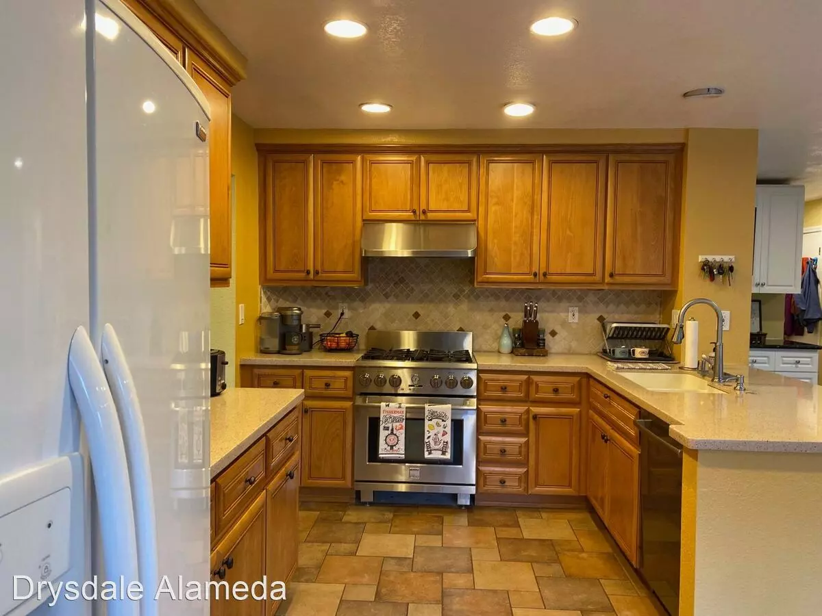 135 Justin Circle, Alameda, CA 94502 photo 3