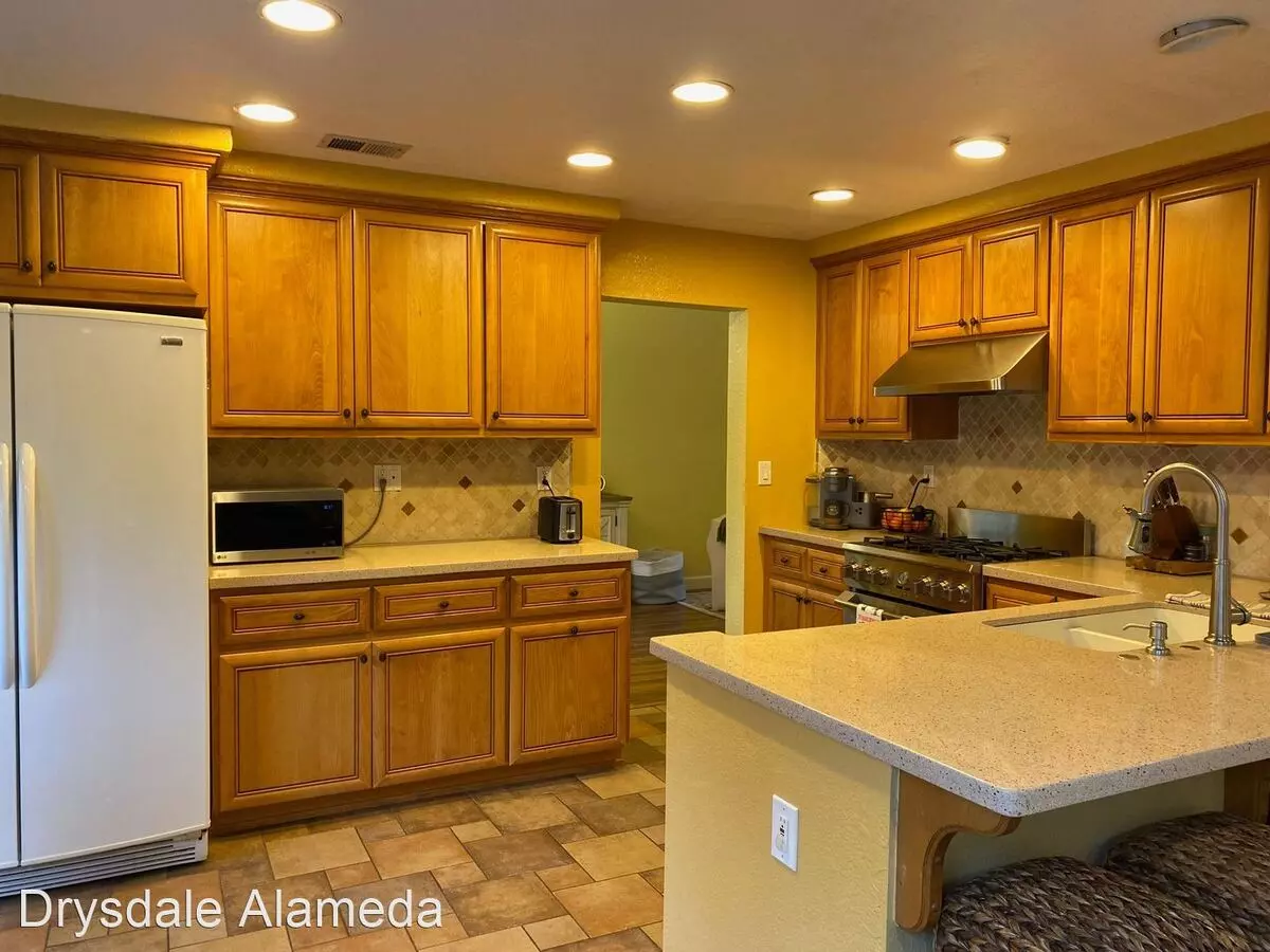 135 Justin Circle, Alameda, CA 94502 photo 4