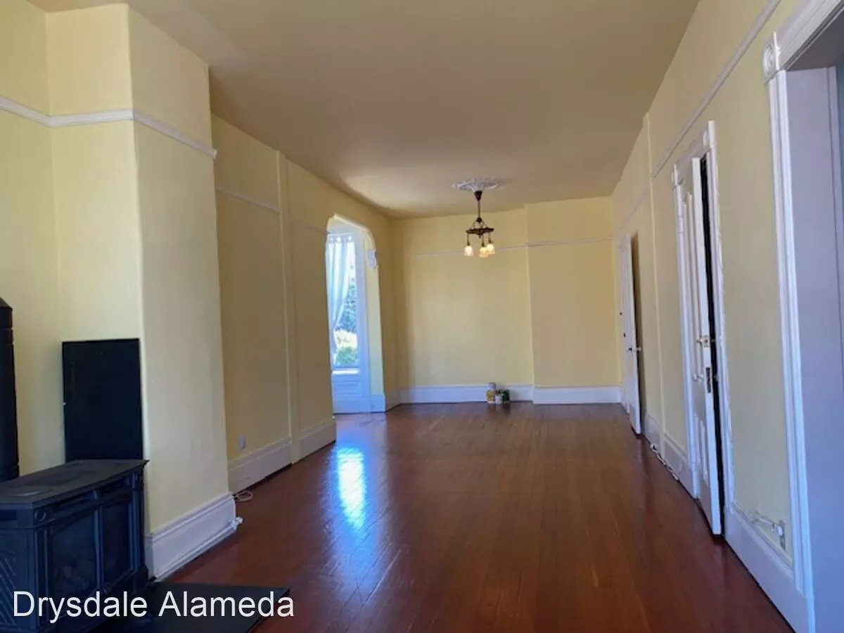 1402 Santa Clara Avenue Upper, Alameda, CA 94501 photo 2