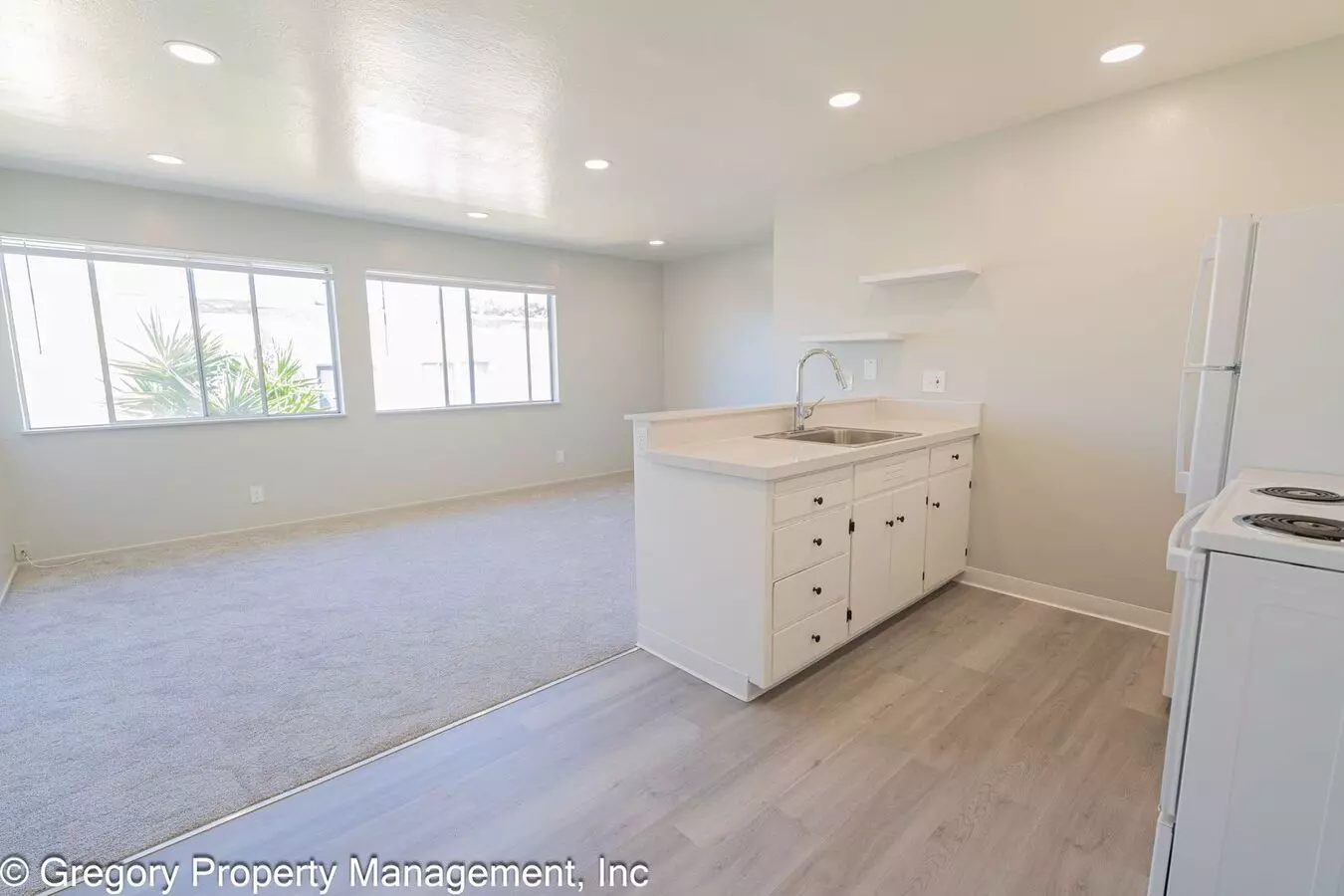1525 Schiller photo 3