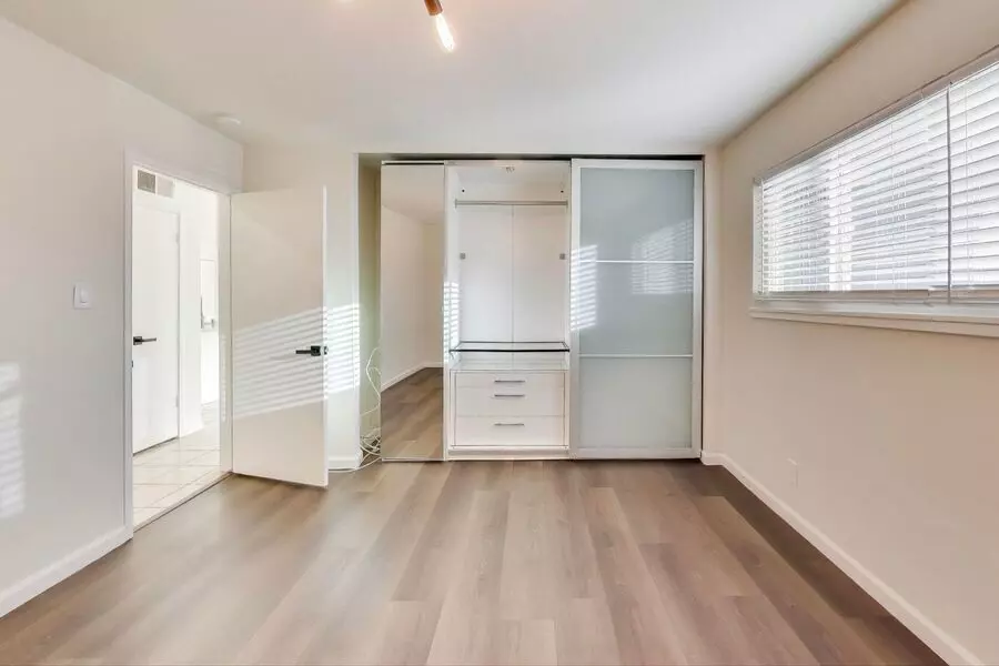 Islander Apartments photo 4