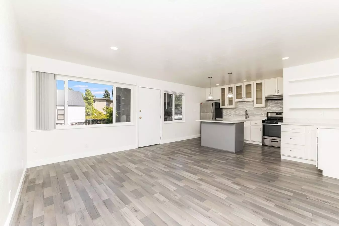 1804 Santa Clara Ave photo 2