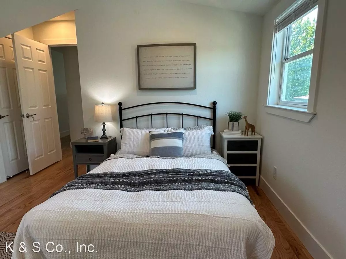 2060 San Antonio Ave photo 4