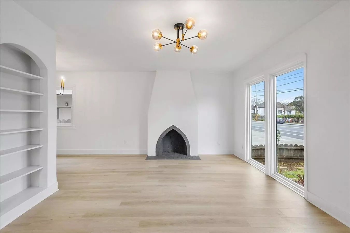 2064 Encinal Ave photo 3